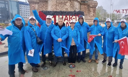 TAKSİM ANITINA ÇELENK BIRAKILDI, 1 MAYIS KUTLANDI