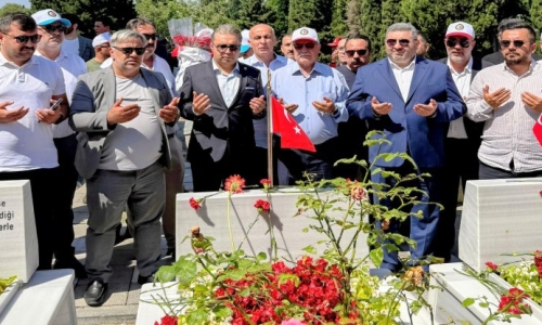 EDİRNEKAPI'DA 15 TEMMUZ ŞEHİTLERİ RAHMETLE ANILDI, DARBE LANETLENDİ